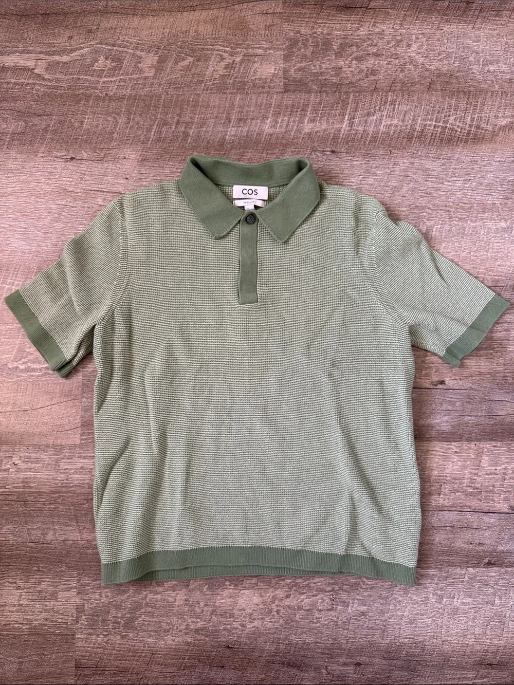 COS Men’s Knitted Green Polo Size Medium